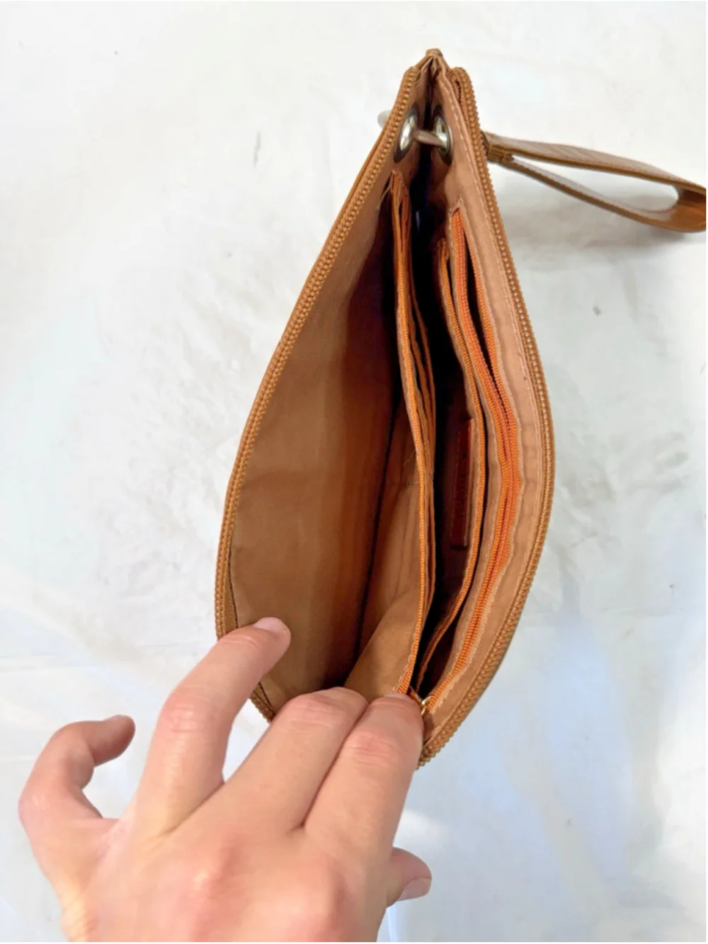 Hobo vida wristlet
